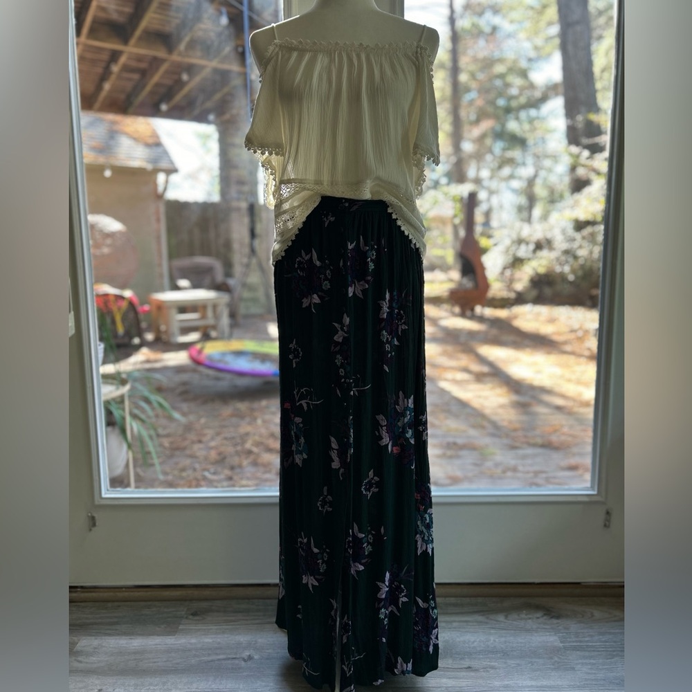 NWOT Gorgeous Emerald Green Floral Maxi Skirt - Picture 4 of 4